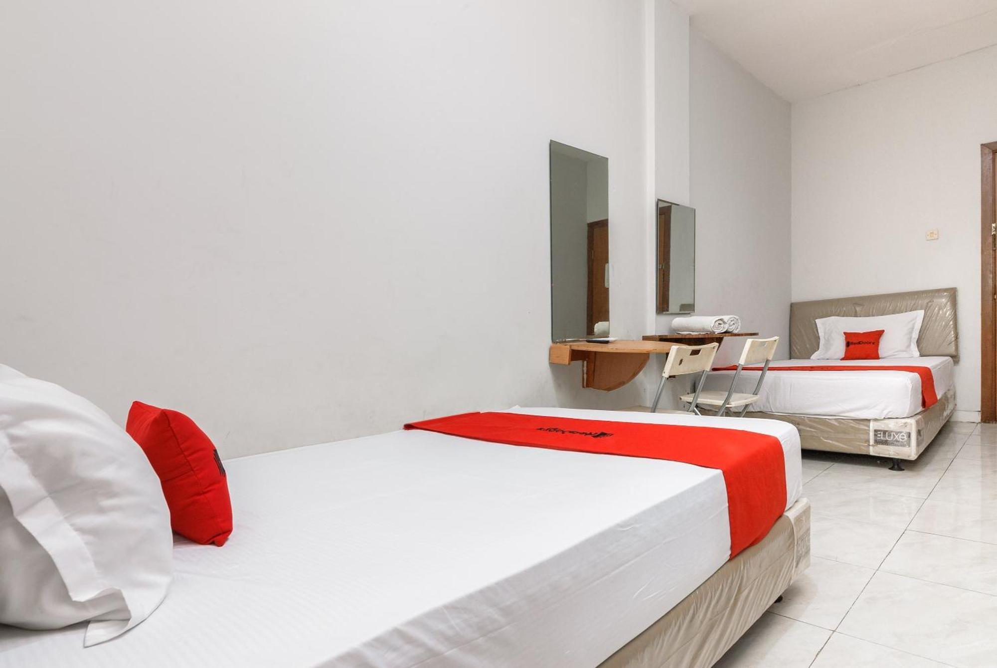 Reddoorz Near Mandaya Royal Hospital Puri 2* Tangerang