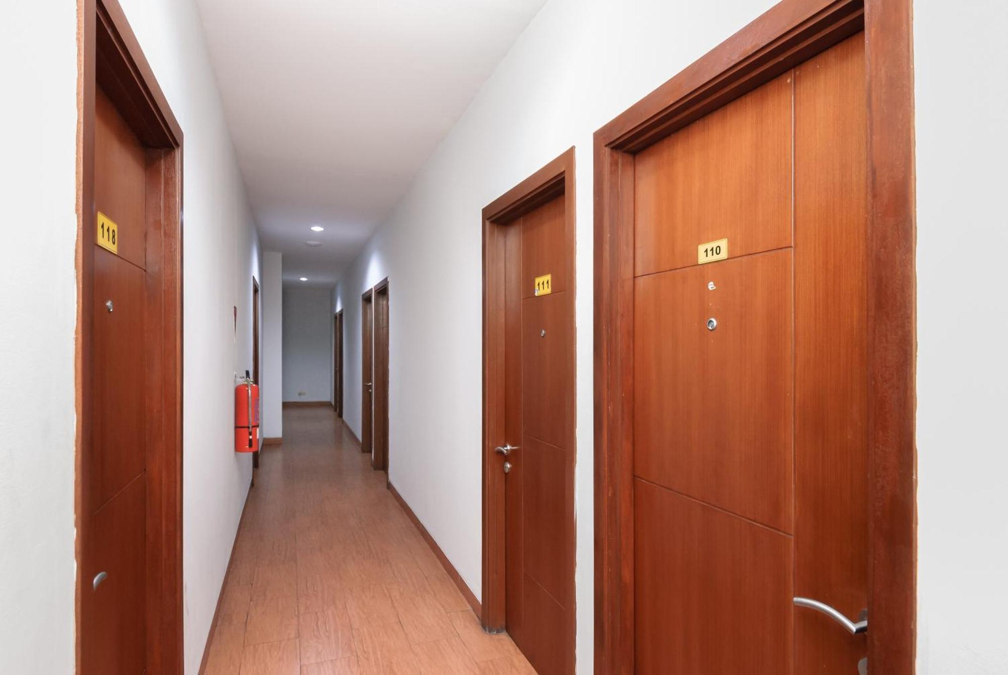 Reddoorz Near Mandaya Royal Hospital Puri Hotel Tangerang